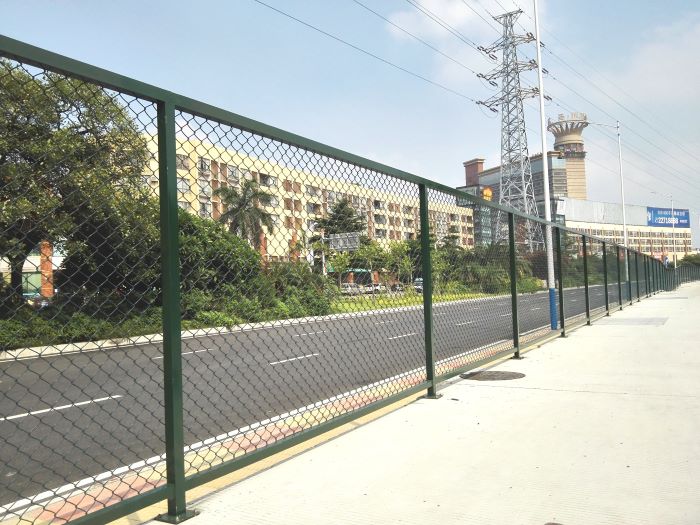 廣東護(hù)欄,東莞護(hù)欄,圍墻護(hù)欄,陽(yáng)臺(tái)護(hù)欄,安全防護(hù)欄